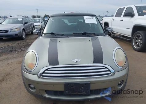 2009 Mini Cooper z USA, uszkodzony, nr VIN WMWMF33549TT69655